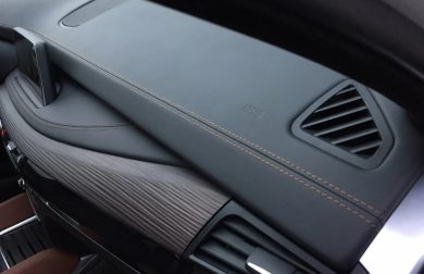 Перетяжка передней панели автомобиля