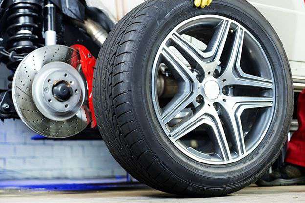 Шиномонтаж и ремонт боковых порезов шин в Самаре - цены на ремонт литых дисков и балансировку колес
