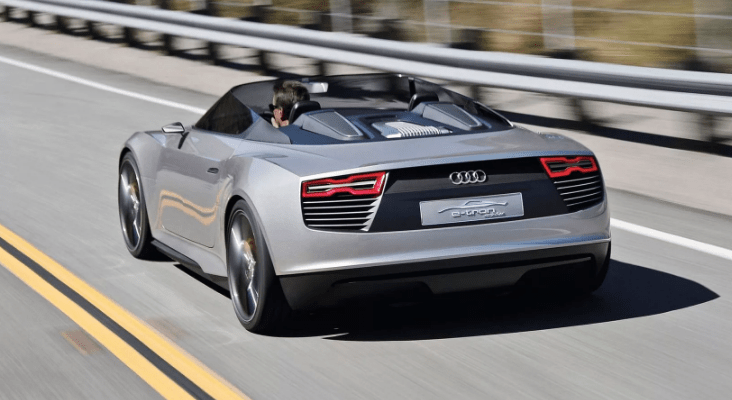 Новый спортивный гибрид – Audi E-tron Spyder