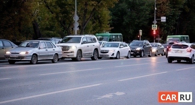 Россияне в самоизоляцию стали покупать больше часов и машин